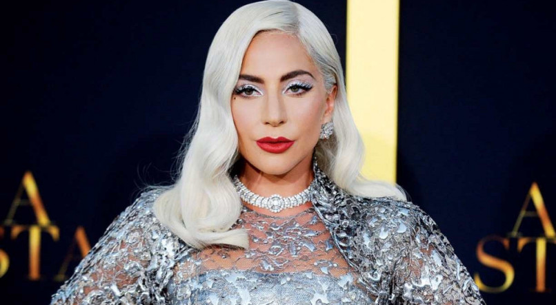 
		Após abertura das Olimpíadas, Lady Gaga agita as ruas de Paris