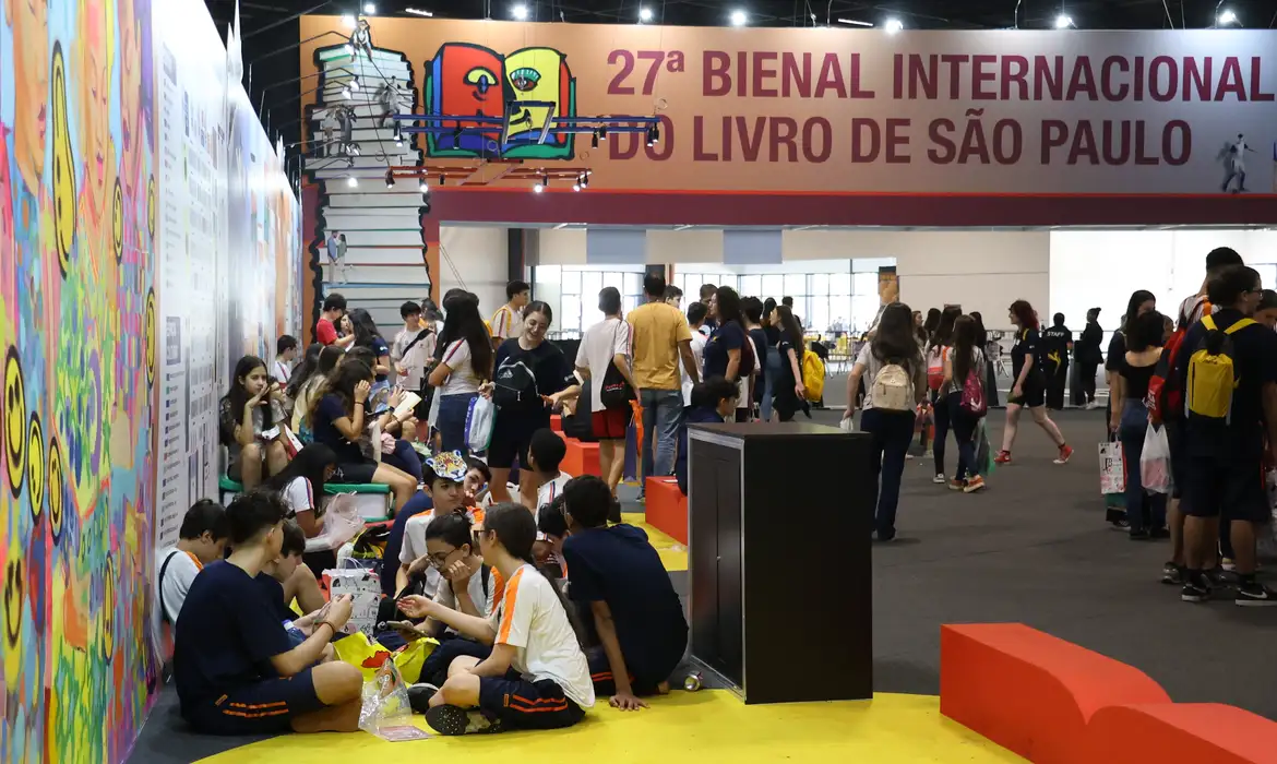 
		Bienal do Livro de São Paulo devem receber mais de 600 mil pessoas